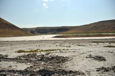 Dünyanın Nazar Boncuğu Meke Gölü Kuruyor
