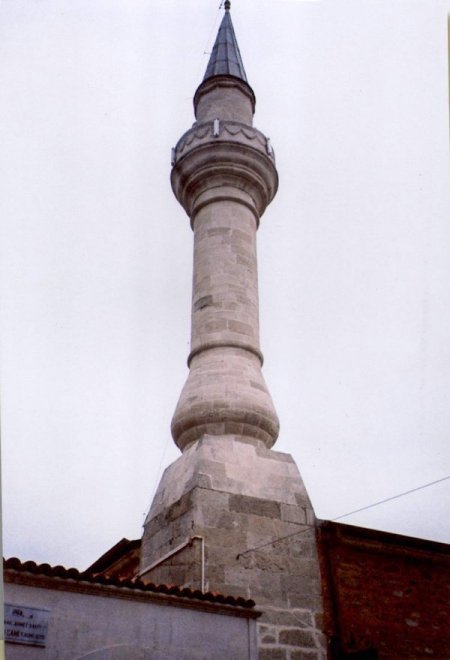 Dünyayı gezdi, minarelerin fotoğrafını çekip sergi açtı