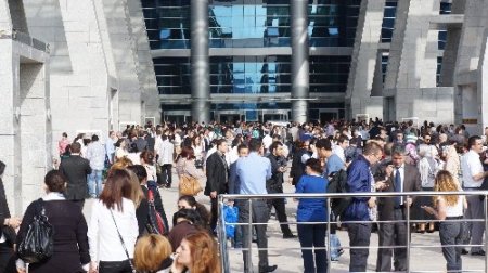 Duruşmalara yangın ertelemesi