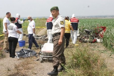 Düşen uçağın pilotunun cesedi enkazdan çıkarıldı