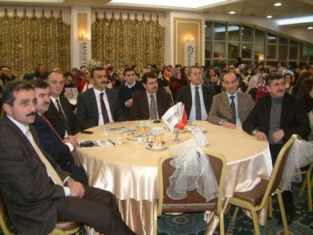 Düsiad'dan Şiir Dinletisi