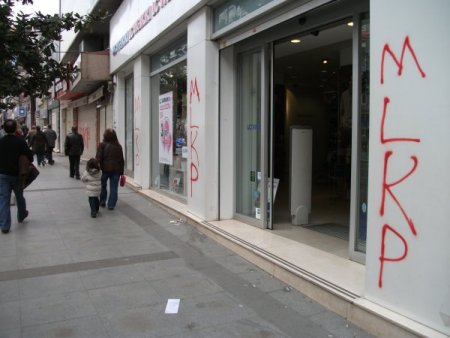 Duvar Ve Kepenk Yazıları Esnafı Mağdur Etti