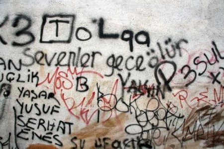 Duvar Yazıları Çevreyi Kirletiyor, Vatandaş Tepkili