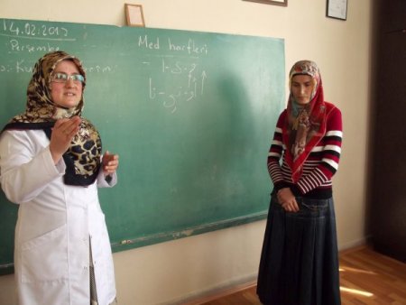 Duymayan ve konuşamayan Hülya, Kur'an-ı Kerim'i okumaya başladı