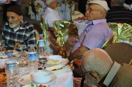 Düzce Düsiad'dan Huzurevi Sakinlerine İftar