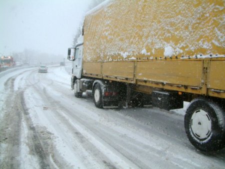 Düzce İl Sınırlarındaki Yollarda Ulaşım Felç Oldu
