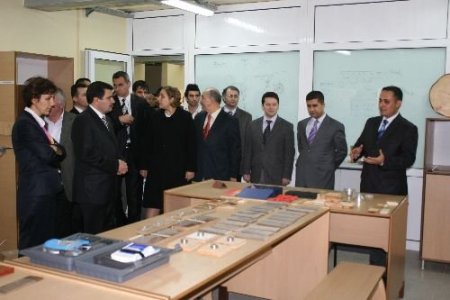 Düzce Üniversitesi'nde Deprem Araştırma Laboratuvarı Törenle Açıldı