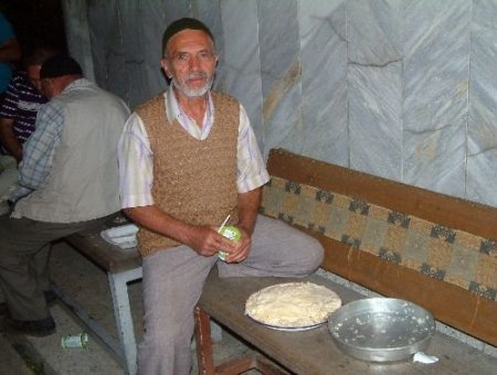 Düzce'de 100 Yıllık Kandil Geleneği Yaşatılıyor