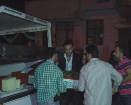 Düzce'de bir kişi tartıştığı karısını bıçakla öldürdü