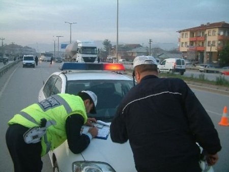 Düzce'de Kaza: 4 Kişi Yaralandı