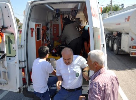 Düzce'de otomobil takla attı: 3 yaralı