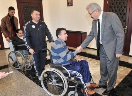 Düziçi Engelliler Spor Kulübü yöneticileri, Vali Cerrah’ı ziyaret etti