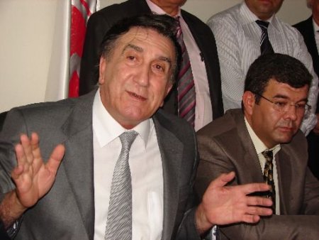 Dyp Genel Başkanı Özaçıkgöz: Aydın Menderes Babasına Yapıldığının Farkında Değil