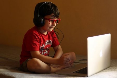 Ebeveynlere göre bilgisayar, çocukları obez yapıyor