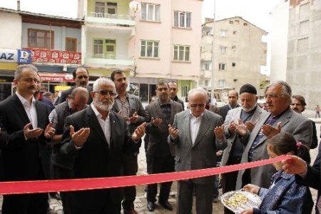 Ebrar Derneği’nin kermesi dualarla açıldı