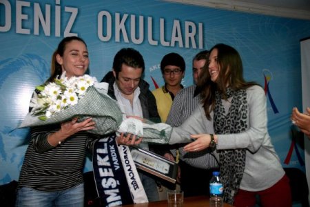 Ece Uslu: Sanata hak ettiği değer verilmiyor