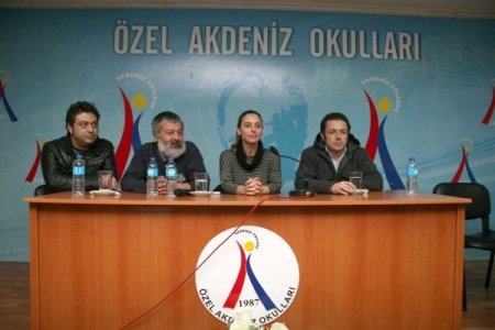 Ece Uslu: Sanata hak ettiği değer verilmiyor