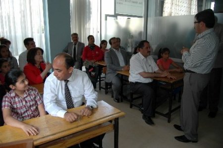 Eczacı Ahmet Tevfik Uzun Okuma Salonu açıldı