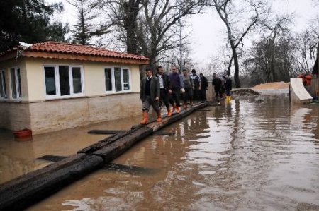 Edirne Çevre Ve Orman Müdürlüğü'ne Seyyar Köprü İle Ulaşılıyor