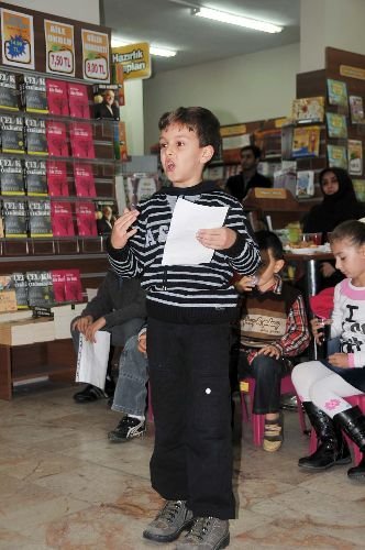 Edirne Nt, Öğretmenine En Güzel Şiiri Okuyan Öğrencileri Ödüllendirdi