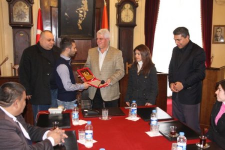 Edirne Roman Derneği Üyeleri Başkan Sedefçi'yi Ziyaret Etti