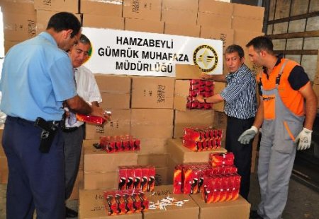 Edirne'de 13 Milyon 330 Bin Adet Kaçak Sigara Filtresi Ele Geçirildi