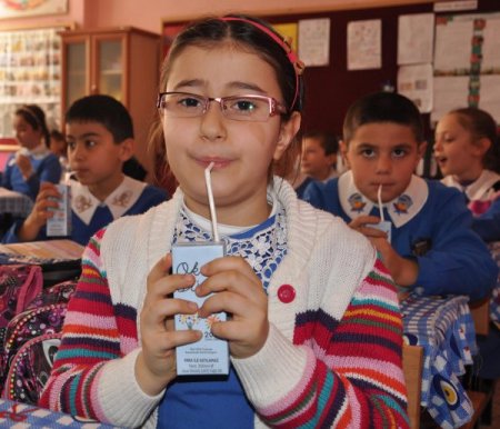 Edirne’de 22 bin öğrenciye okul sütü dağıtımına başlandı