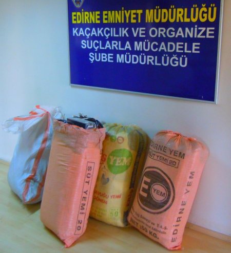Edirne’de 3 Bin Paket Kaçak Sigara Ele Geçirdi