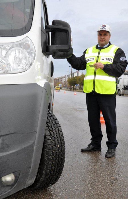 Edirne’de kış lastiği denetimleri başladı