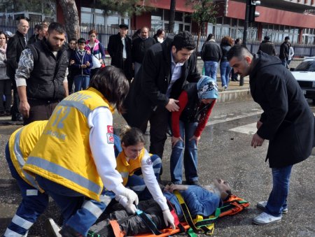 Edirne’de motosiklet kazası: 1'i ağır 2 kişi yaralı