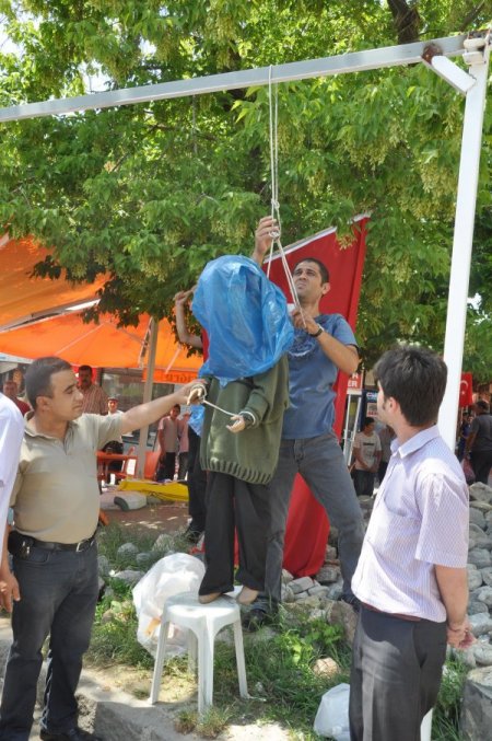 Edirne’de Öcalan'ın Maketi İdam Edildi