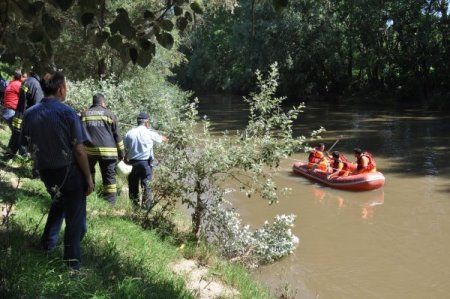 Edirne’de Otomobil Nehre Uçtu: 2 Kişi Öldü