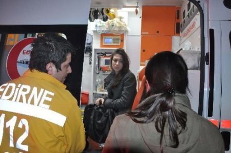 Edirne'de Şehiriçi Yolcu Midibüsü Yoldan Çıktı: 6 Yaralı