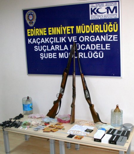 Edirne’de zehir tacirlerine şafak baskını