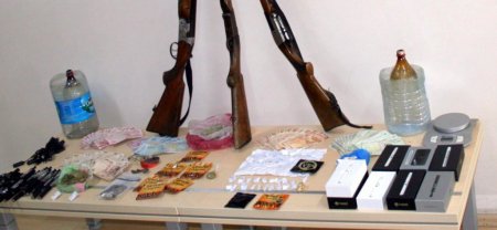 Edirne’de zehir tacirlerine şafak baskını