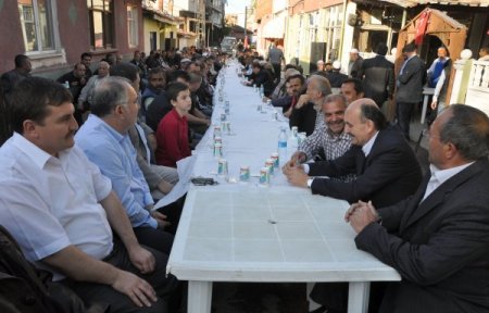 Edirneli Romanlar Kutlu Doğum Programında Buluştu