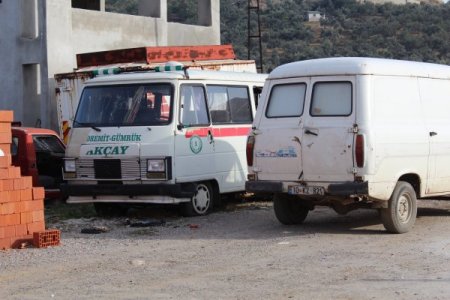 Edremit Belediye Zabıtası hurda araba sahiplerini uyardı