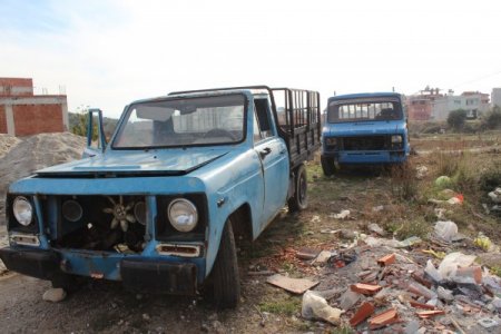 Edremit Belediye Zabıtası hurda araba sahiplerini uyardı