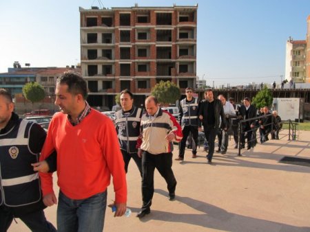 Edremit Belediyesi operasyonunda 3 kişi tutuklandı