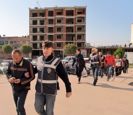 Edremit Belediyesi operasyonunda 9 zanlı adliyeye sevk edildi