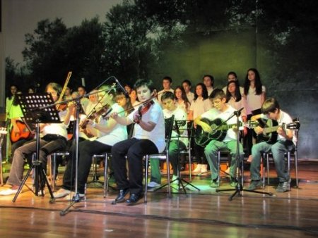 Edremit Özel Özcan Koleji Kültür ve Sanat Şöleni düzenledi