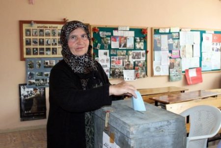 Edremit'in Kızılkeçili Köyünün Dört Mahallesi Akçay'a Katıldı