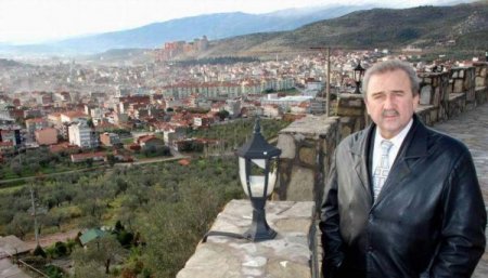 Edremit'te belediye başkanı ve oğluyla birlikte 15 kişi gözaltına alındı