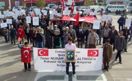 Edremit'te Gazi Ve Şehitler Anısına Yürüyüş Yapıldı