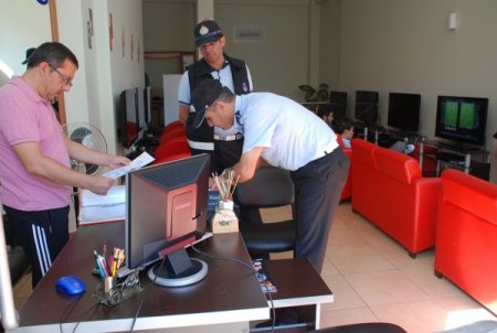 Edremit'te internet kafe ve oyun salonları denetlendi