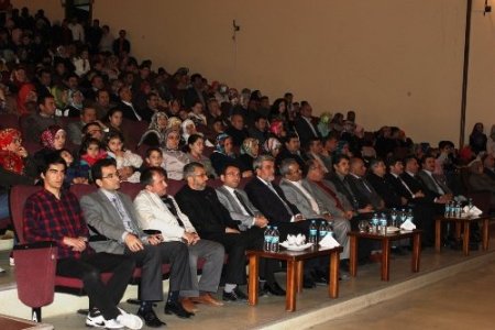 Edremit'te 'Kutlu Doğum' coşku içinde kutlandı