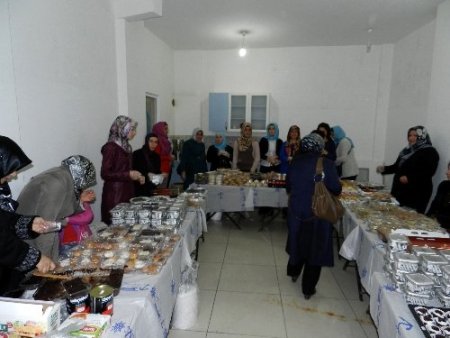 Edremit’te Kutlu Doğum kermesi düzenlendi