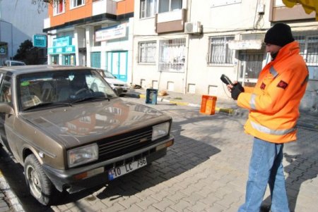 Edremit’te Parkomat Ücretini Ödemeyen Sürücülere İcra Geliyor