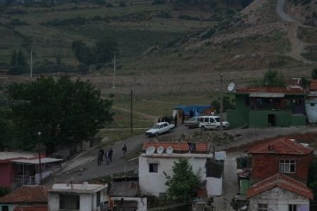 Edremit'te Sokak Kavgası: 4 Kişi Tüfekle Yaralandı