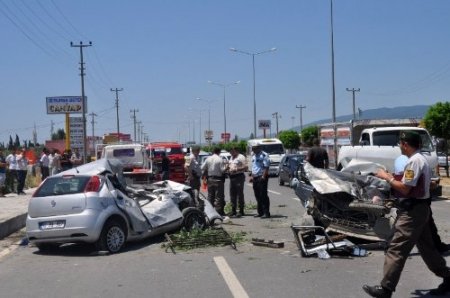 Edremit’te trafik kazası: 2 ölü